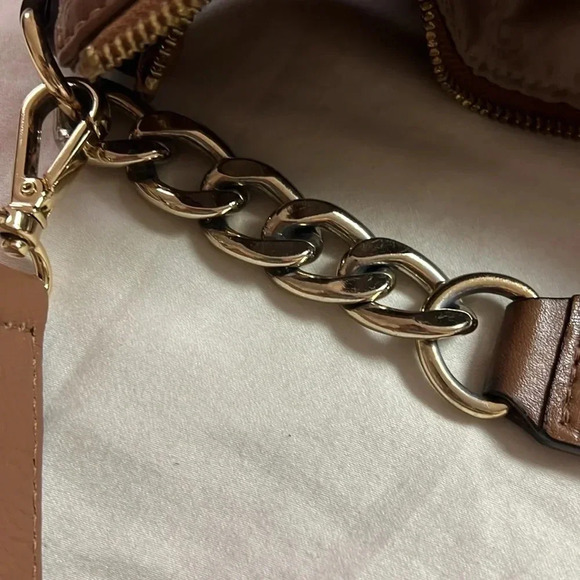 - Michael Kors shoulder bag in tan calf leather backpack - Picture 12 of 13